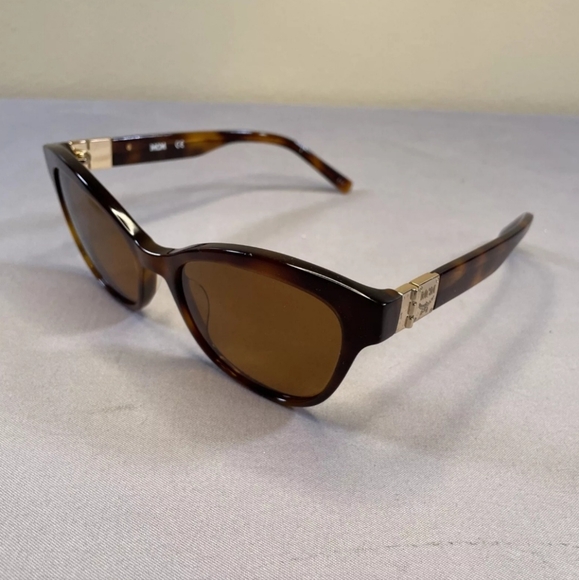 MCM Sunglasses with original hardcase & cloth - Picture 11 of 11